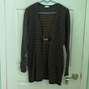 Soft Black and brown knee-length cardigan  with golden clip